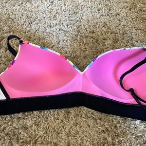 Victoria secret bra where everywhere no underwire floral new with tags 32dd